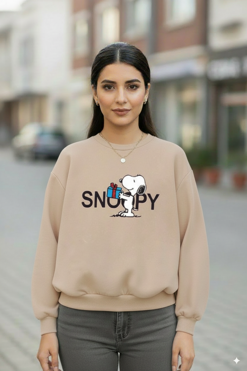 Women's Casual Crew Neck Sweatshirt Soft & Loose Fit Pullover In Beige Color Snoopy Printed