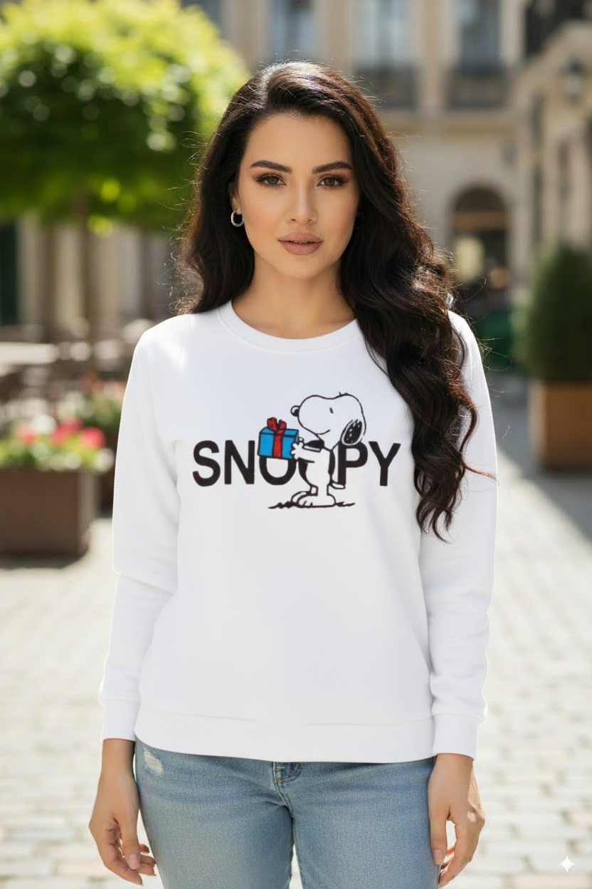 Women's Casual Crew Neck Sweatshirt Soft & Loose Fit Pullover In White Color Snoopy Printed